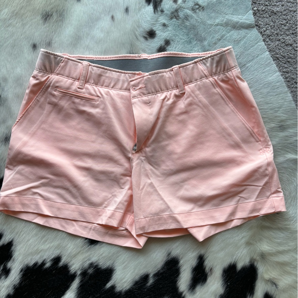 NWOT - Under Armour Golf Shorts